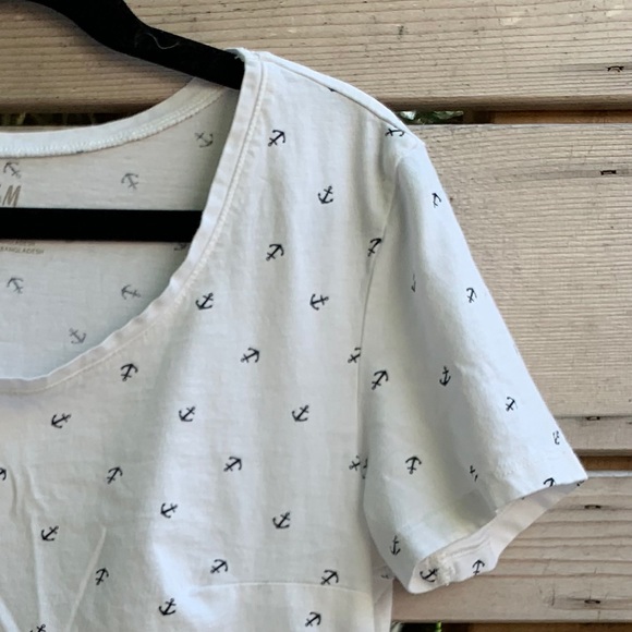 2 Pack H&M Mama Maternity TShirts - Picture 5 of 5